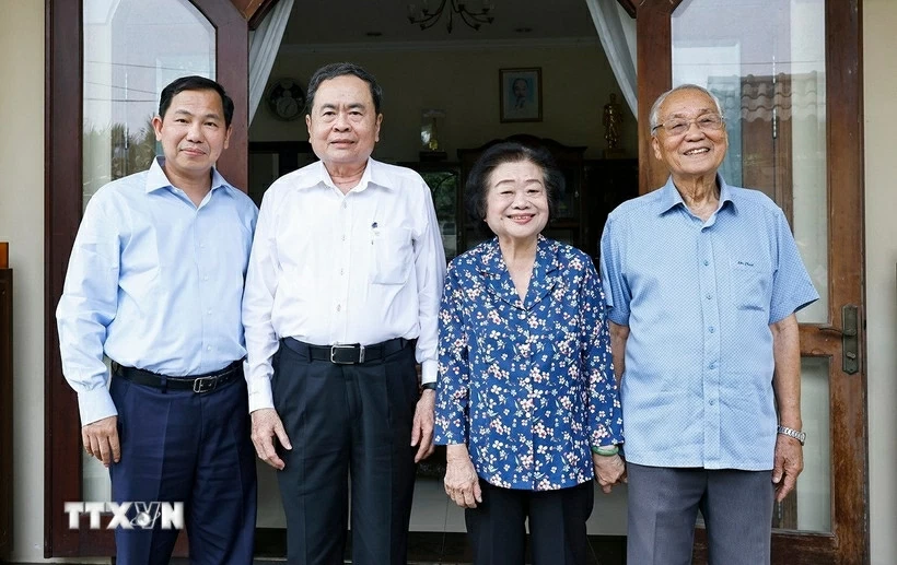 Chủ tịch Quốc hội thăm, tri ân các đồng chí nguyên lãnh đạo Đảng, Nhà nước