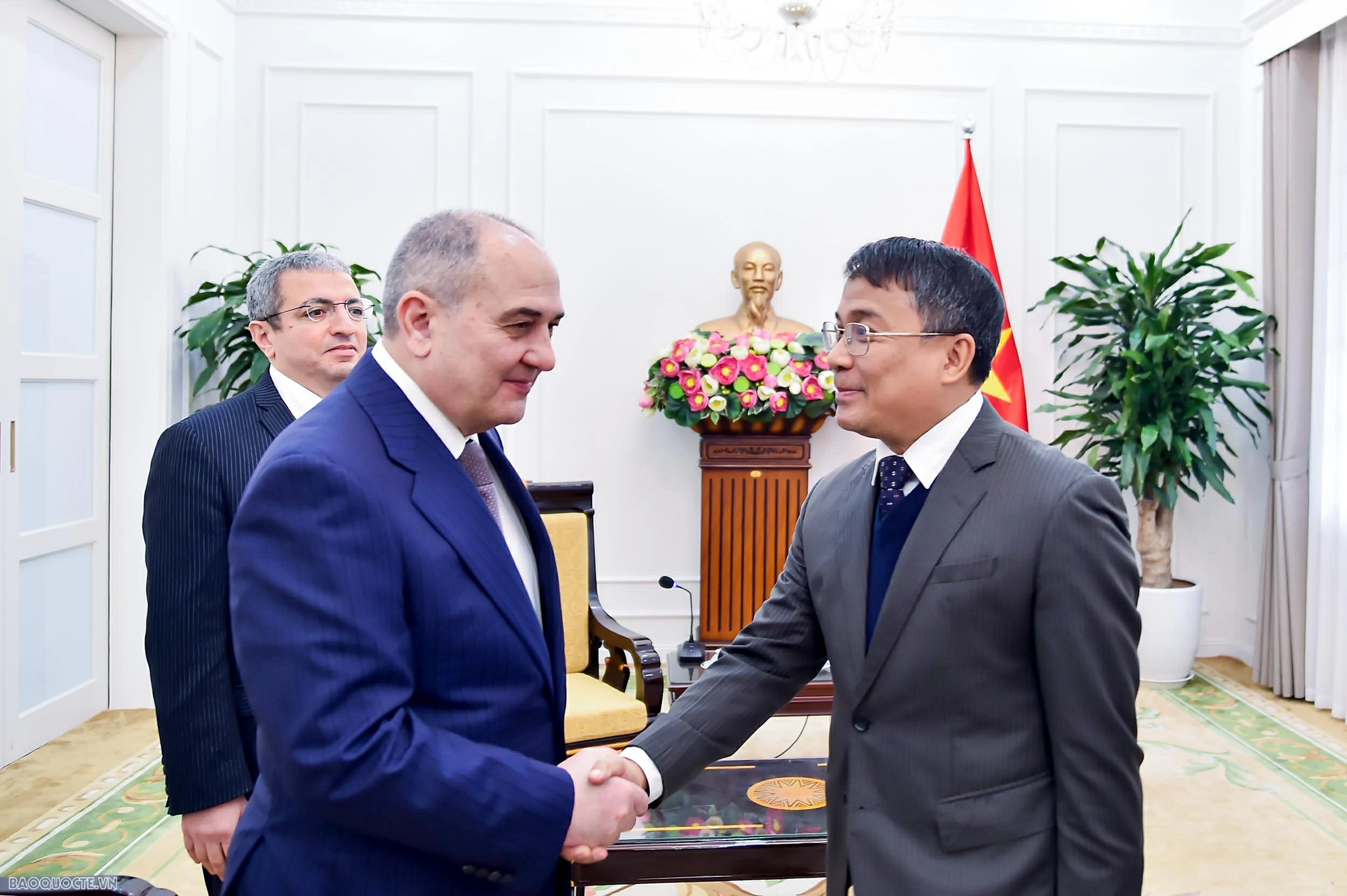 Thứ trưởng Thường trực Ngoại giao Nguyễn Minh Vũ tiếp đoàn đại biểu Đảng Azerbaijan Mới