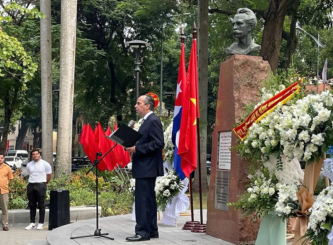 Đại sứ Cuba tại Việt Nam Rogelio Polanco Fuentes phát biểu tại buổi lễ. (Ảnh: Phạm Trường) Đại sứ Cuba tại Việt Nam Rogelio Polanco Fuentes phát biểu tại buổi lễ. (Ảnh: Phạm Trường)
