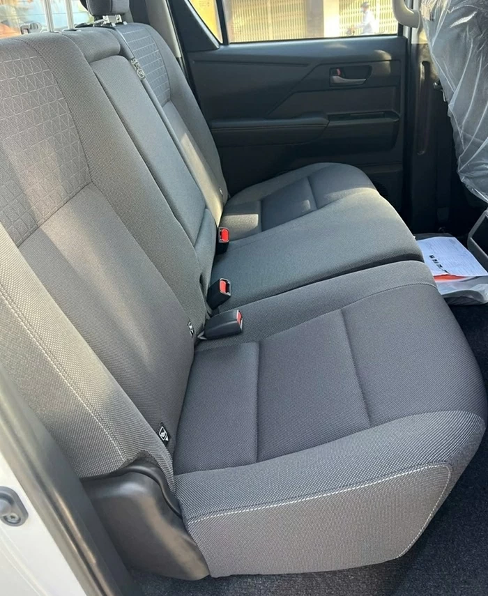 rên các bản cao cấp, Hilux 2026 nhiều khả năng sẽ được trang bị gói an toàn Toyota Safety Sense thế hệ mới.