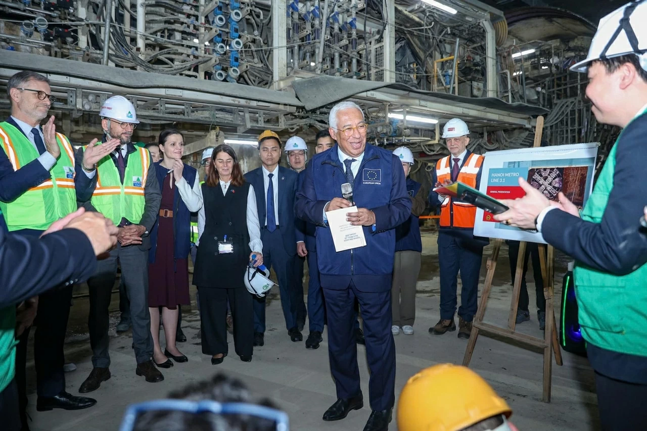 Trước đó, Chủ tịch Hội đồng châu Âu António Costa Dự án Metro tuyến số 3. (Ảnh: Thành Long) Trước đó, Chủ tịch Hội đồng châu Âu António Costa Dự án Metro tuyến số 3. (Ảnh: Thành Long)