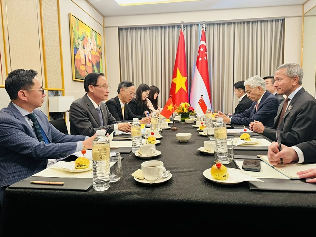 Đúng nhịp “đường ray” hợp tác Việt Nam-Singapore