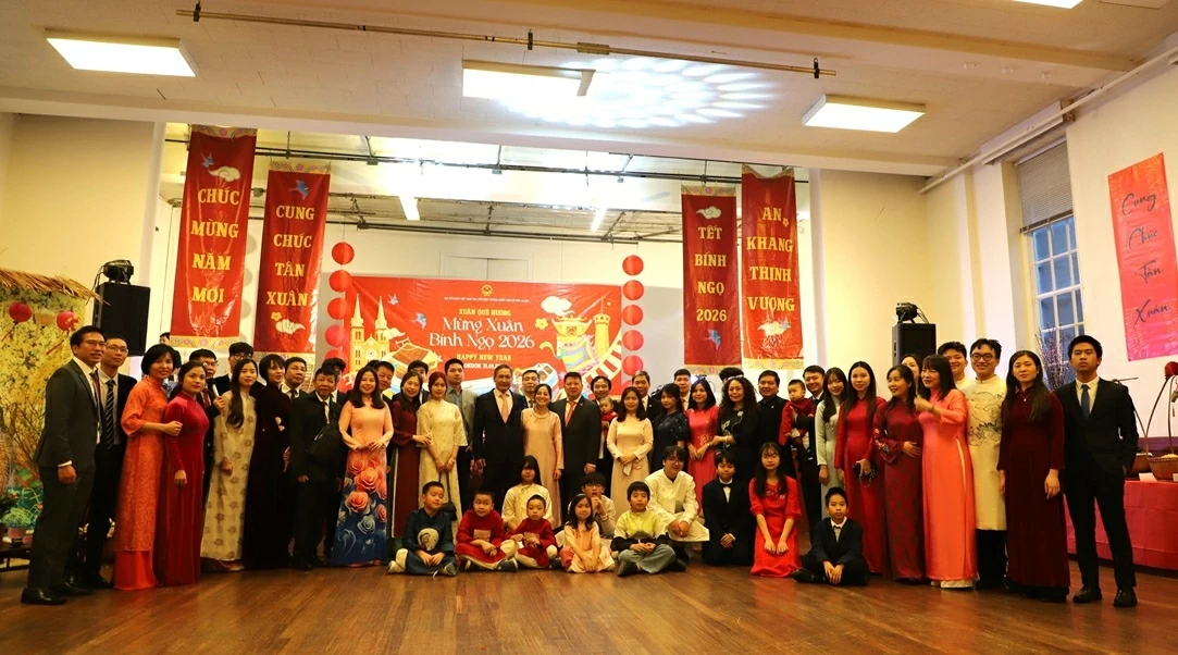Cộng đồng người Việt Nam tại Anh gặp mặt đầu Xuân Bính Ngọ 2026 Cộng đồng người Việt Nam tại Anh gặp mặt đầu Xuân Bính Ngọ 2026