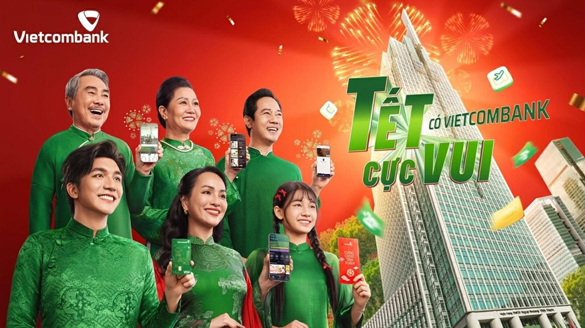 Vietcombank mang 'Tết Cực Vui' khởi ngàn lộc phát lì xì khách hàng vào đầu Xuân mới Bính Ngọ 2026
