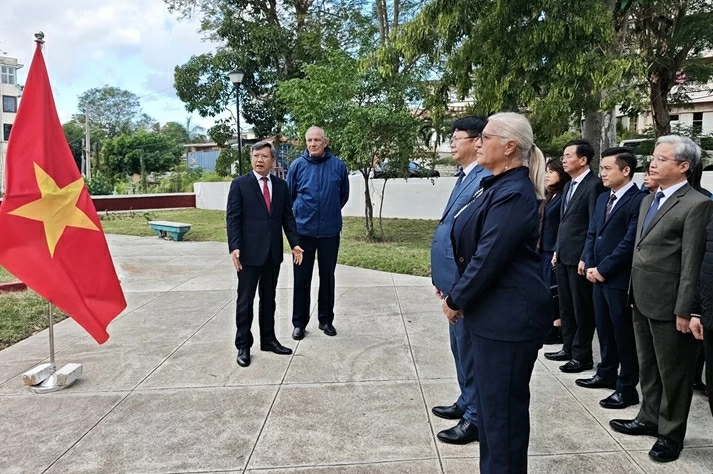 Trang trọng lễ kỷ niệm 96 năm Ngày thành lập Đảng và chào mừng thành công Đại hội XIV tại Cuba Trang trọng lễ kỷ niệm 96 năm Ngày thành lập Đảng và chào mừng thành công Đại hội XIV tại Cuba