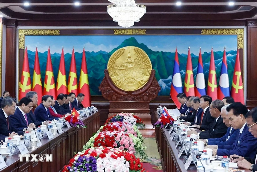 Tổng Bí thư Tô Lâm và Tổng Bí thư, Chủ tịch nước Lào Thongloun Sisoulith hội đàm. Tổng Bí thư Tô Lâm và Tổng Bí thư, Chủ tịch nước Lào Thongloun Sisoulith hội đàm.