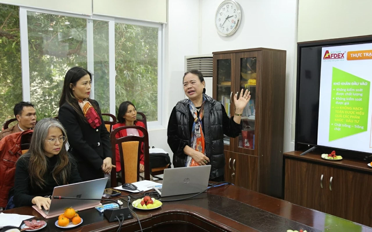 Bà Nguyễn Thị Thanh Hà, Chủ tịch Công ty TNHH Phố Chợ phổ biến về Hệ sinh thái AFDEX. (Ảnh: Thành Long) Bà Nguyễn Thị Thanh Hà, Chủ tịch Công ty TNHH Phố Chợ phổ biến về Hệ sinh thái AFDEX. (Ảnh: Thành Long)