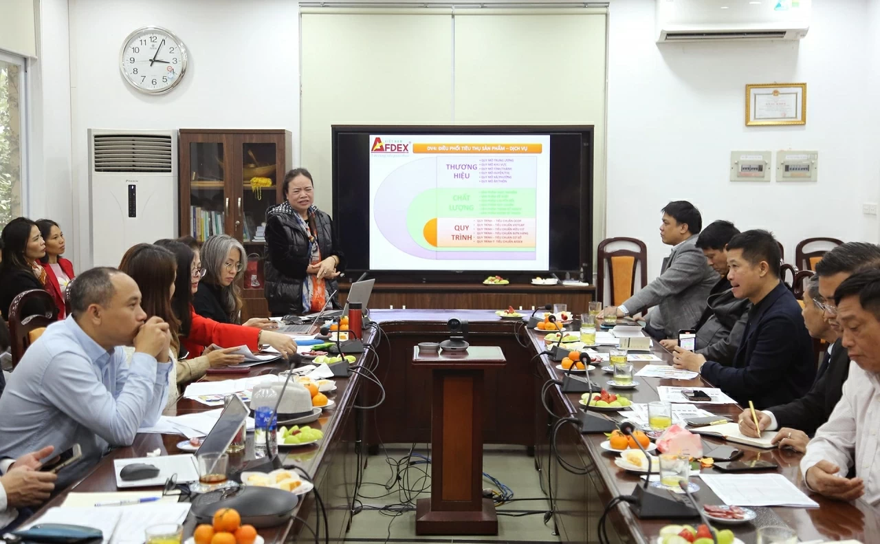 Hội thảo tổng kết 5 năm nghiên cứu, ứng dụng mô hình, giải pháp và nền tảng kinh tế số trong liên kết hợp tác và quản trị đầu tư chuỗi nông sản xuyên Việt. (Ảnh: Thành Long) Hội thảo tổng kết 5 năm nghiên cứu, ứng dụng mô hình, giải pháp và nền tảng kinh tế số trong liên kết hợp tác và quản trị đầu tư chuỗi nông sản xuyên Việt. (Ảnh: Thành Long)