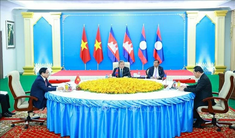 Thủ tướng Việt Nam – Campuchia – Lào họp triển khai kết quả cuộc gặp giữa người đứng đầu ba Đảng Thủ tướng Việt Nam – Campuchia – Lào họp triển khai kết quả cuộc gặp giữa người đứng đầu ba Đảng