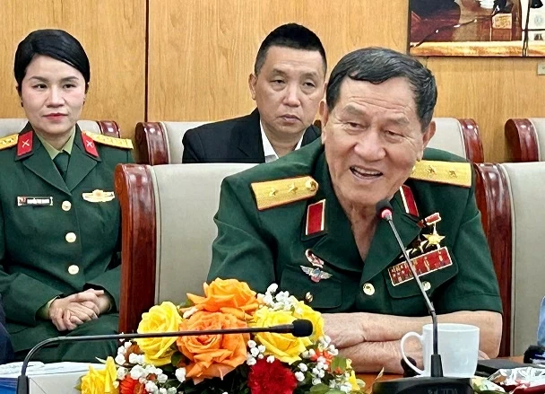 Vươn cao Việt Nam: Cuộc gặp gỡ đặc biệt của những thế hệ chinh phục bầu trời”