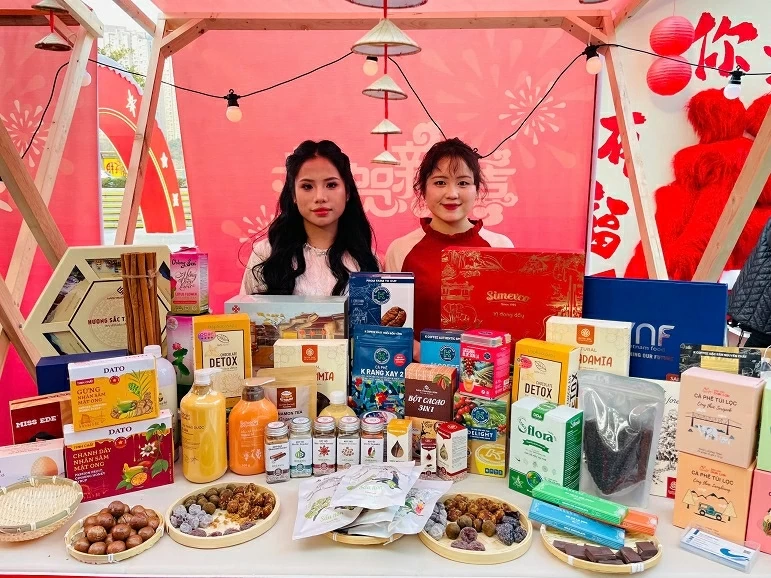 Quảng bá văn hóa ẩm thực và các sản phẩm tiêu dùng độc đáo của Việt Nam tại Hội chợ quốc tế mùa Xuân Trùng Khánh