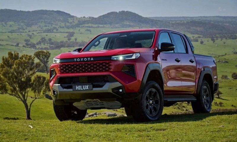 Toyota Hilux 2026 cũng bắt đầu khan xe tại nhiều đại lý.