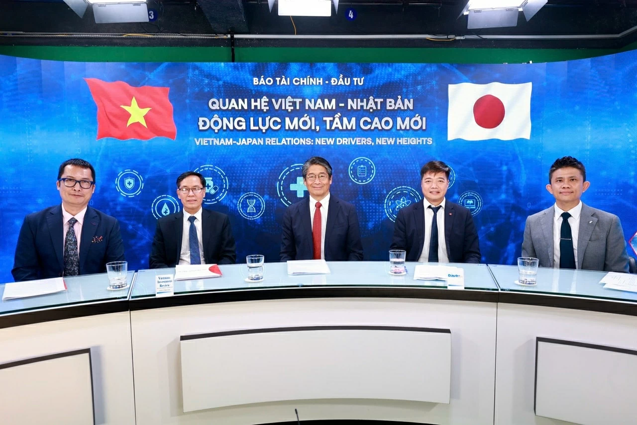 Các diễn giả trao đổi về ba động lực trọng tâm cho phát triển bền vững gồm y tế, đầu tư và đổi mới sáng tạo