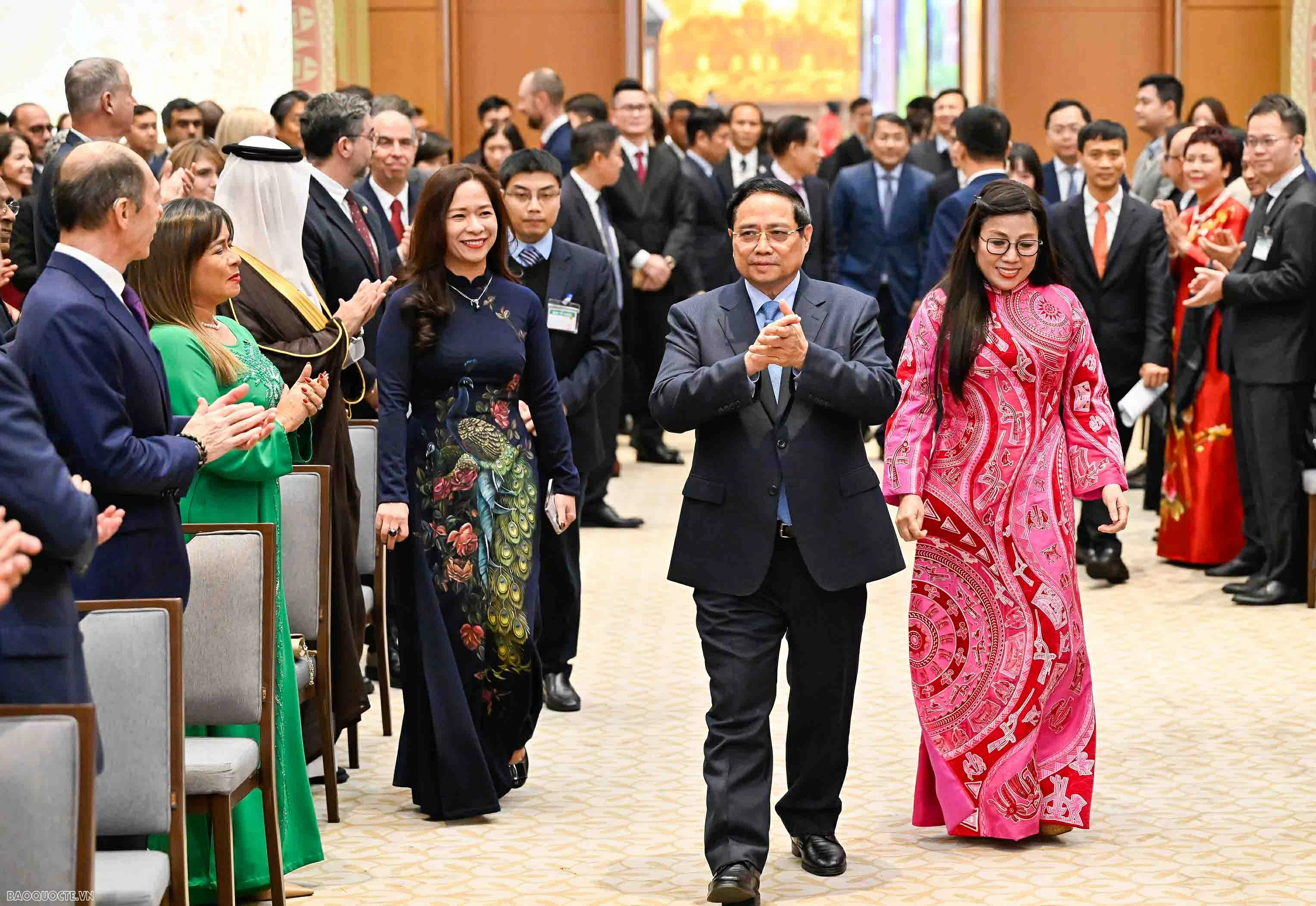 Thủ tướng Phạm Minh Chính và Phu nhân chiêu đãi Đoàn Ngoại giao xuân Bính Ngọ Thủ tướng Phạm Minh Chính và Phu nhân chiêu đãi Đoàn Ngoại giao xuân Bính Ngọ