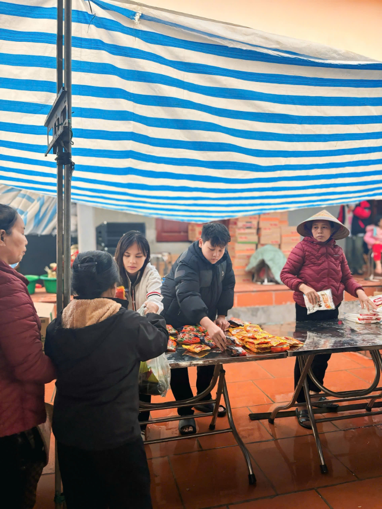 Hoa hậu nhí Phùng Hiểu Anh tỏa sáng với chuỗi hoạt động ý nghĩa Hoa hậu nhí Phùng Hiểu Anh tỏa sáng với chuỗi hoạt động ý nghĩa