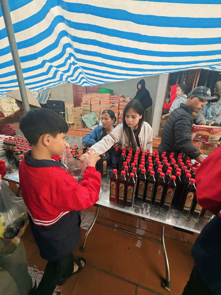 Hoa hậu nhí Phùng Hiểu Anh tỏa sáng với chuỗi hoạt động ý nghĩa Hoa hậu nhí Phùng Hiểu Anh tỏa sáng với chuỗi hoạt động ý nghĩa