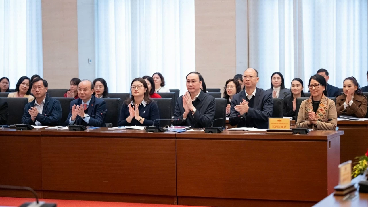 Hội nghị bồi dưỡng dành cho người lần đầu ứng cử đại biểu Quốc hội