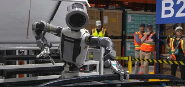 Mỹ-Trung Quốc cạnh tranh trong lĩnh vực robot hình người, Hàn Quốc có được hưởng lợi?