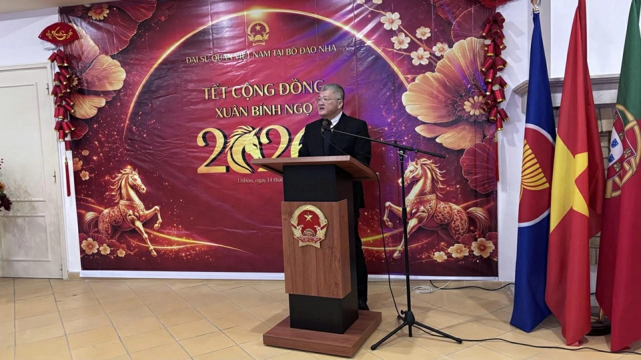 Đại sứ Việt Nam tại Bồ Đào Nha Nguyễn Mạnh Thắng phát biểu tại buổi lễ. Đại sứ Việt Nam tại Bồ Đào Nha Nguyễn Mạnh Thắng phát biểu tại buổi lễ.