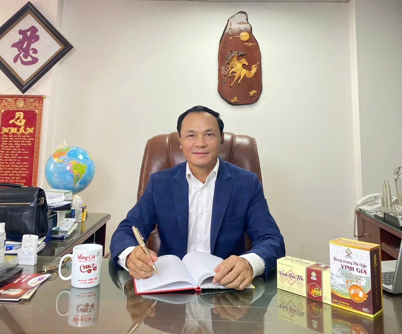 Doanh nhân Ngô Thế Vinh -  người dành nhiều tâm huyết cho việc phát triển thương hiệu Dược phẩm Vinh Gia và nâng cao chất lượng sản phẩm dược.