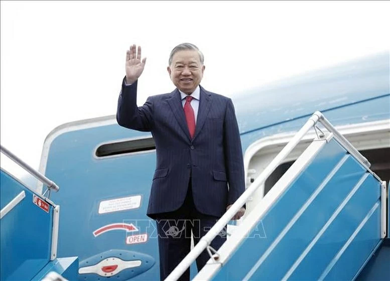 Tổng Bí thư Tô Lâm lên đường tham dự cuộc họp khai mạc Hội đồng Hòa bình về Gaza Tổng Bí thư Tô Lâm lên đường tham dự cuộc họp khai mạc Hội đồng Hòa bình về Gaza