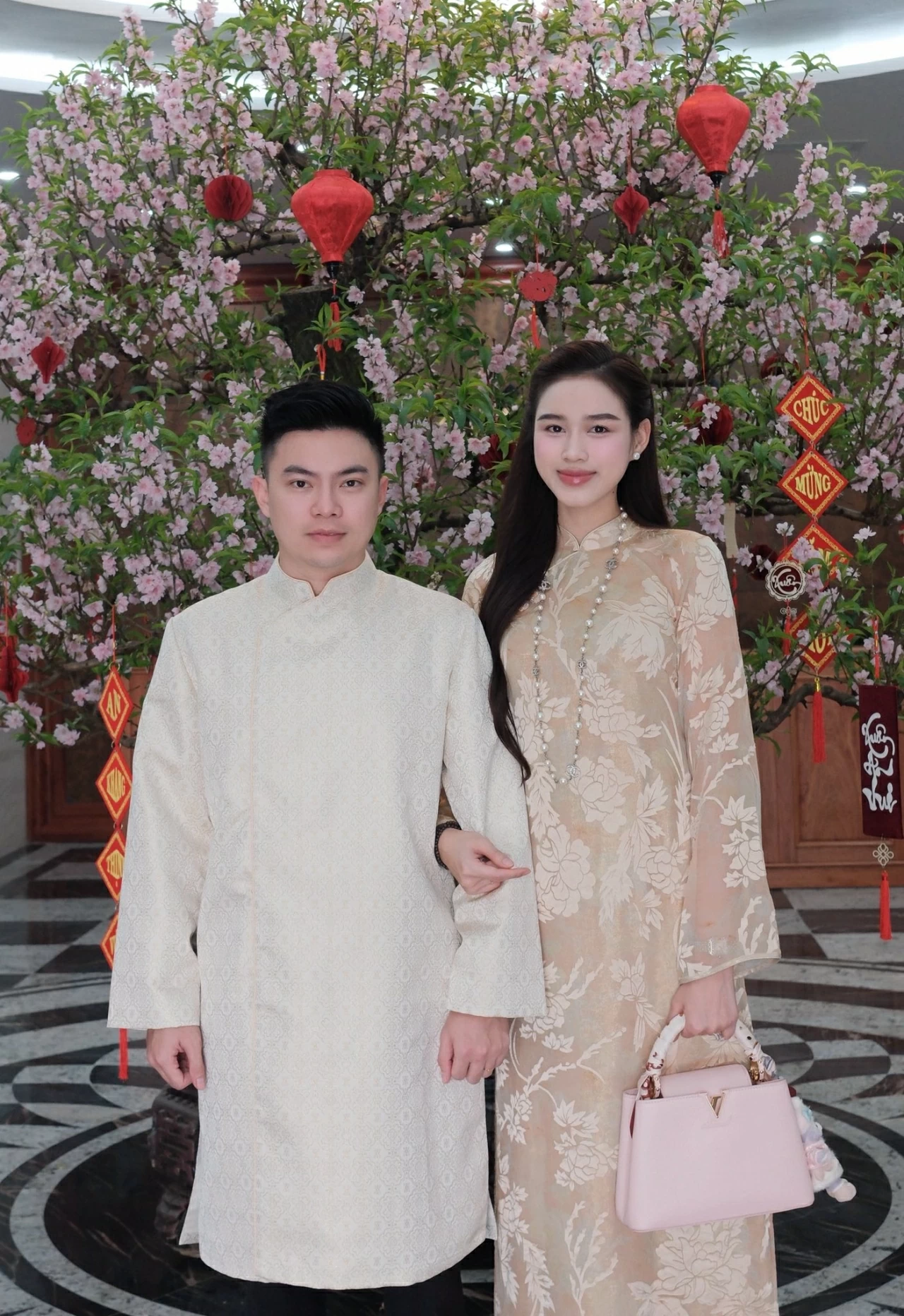 Khi sao Việt diện áo dài đón Tết