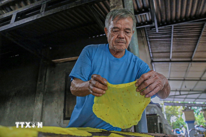 ttxvn-lang-nghe-banh-trang-luu-bao-3.jpg