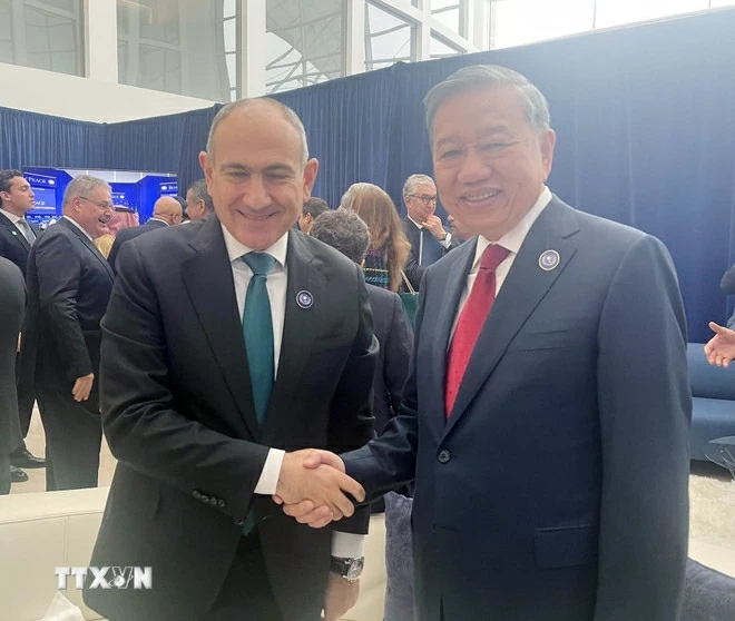 Tổng Bí thư gặp lãnh đạo các nước nhân dịp dự cuộc họp Hội đồng Hòa bình về Gaza Tổng Bí thư gặp lãnh đạo các nước nhân dịp dự cuộc họp Hội đồng Hòa bình về Gaza