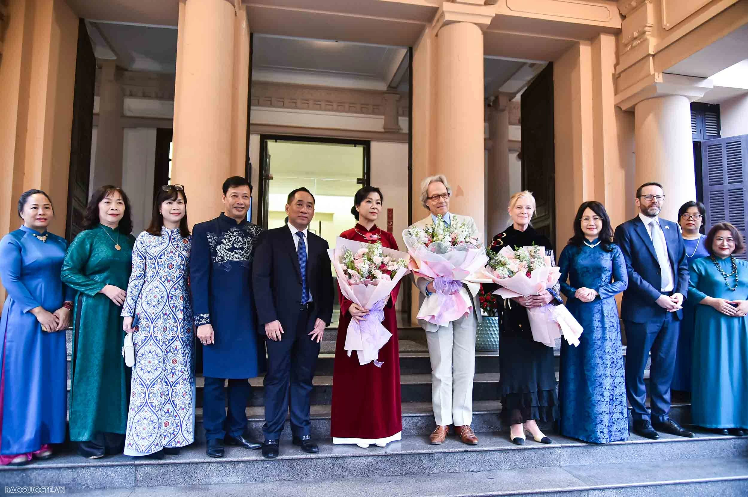 Phu nhân Ngô Phương Ly tiếp Công tước xứ Richmond