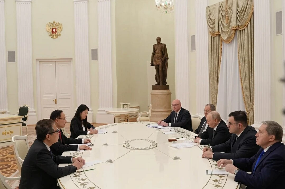 Đặc phái viên của Tổng Bí thư Tô Lâm hội kiến Tổng thống Liên bang Nga V. Putin và hội đàm với Bộ trưởng Ngoại giao Nga S. Lavrov