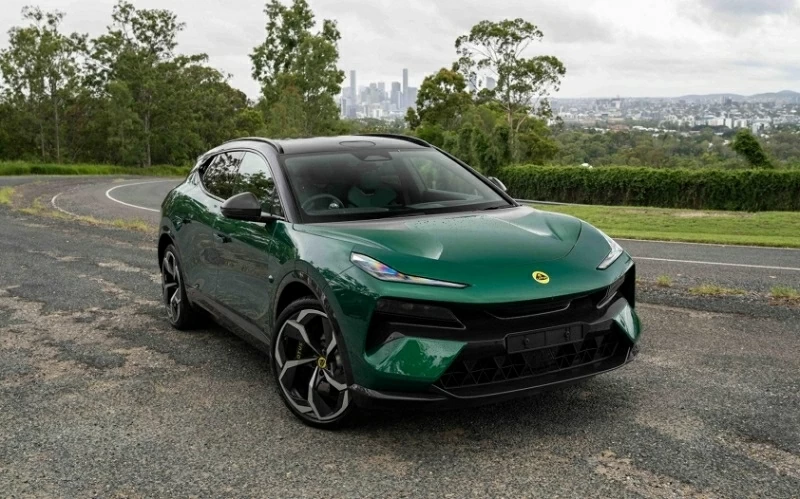 Lotus vẫn còn khá mới mẻ với phần lớn khách hàng Việt. Lotus vẫn còn khá mới mẻ với phần lớn khách hàng Việt.