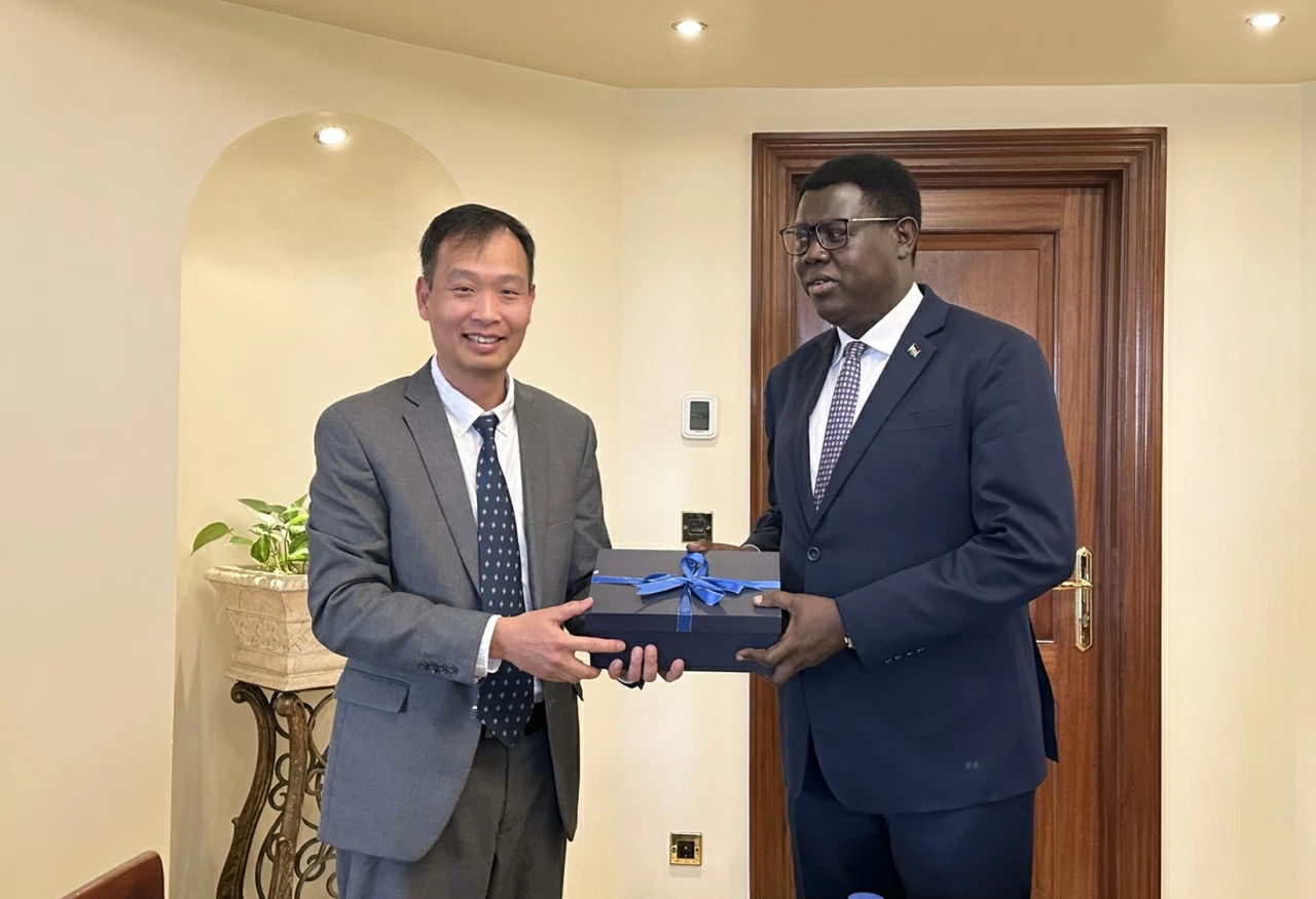 Đại sứ Nguyễn Nam Dương làm việc với Bộ trưởng Ngoại giao và Hợp tác quốc tế Nam Xu-đăng