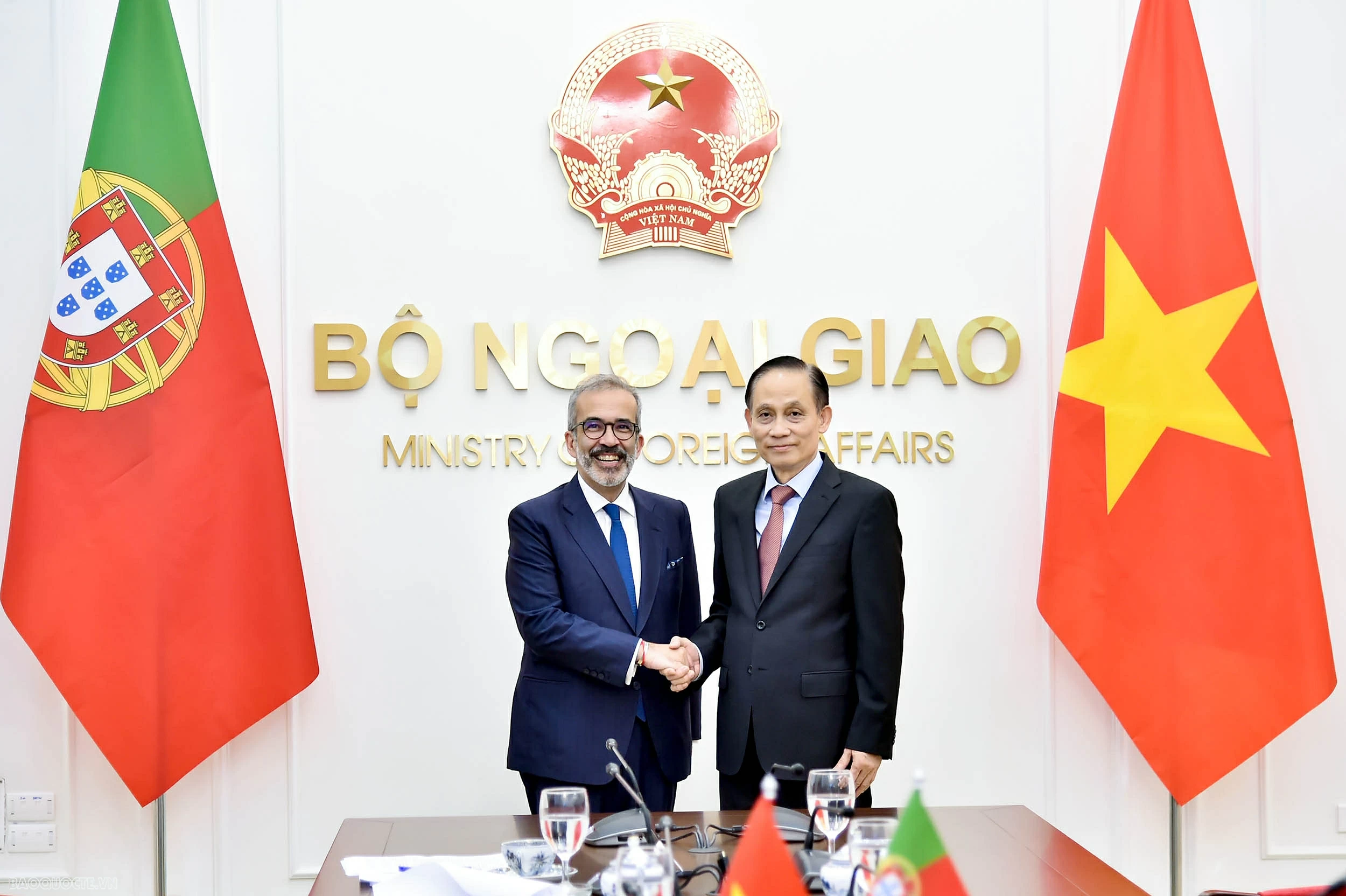 Bộ trưởng Ngoại giao Lê Hoài Trung hội đàm với Bộ trưởng Quốc vụ, Bộ trưởng Ngoại giao Bồ Đào Nha