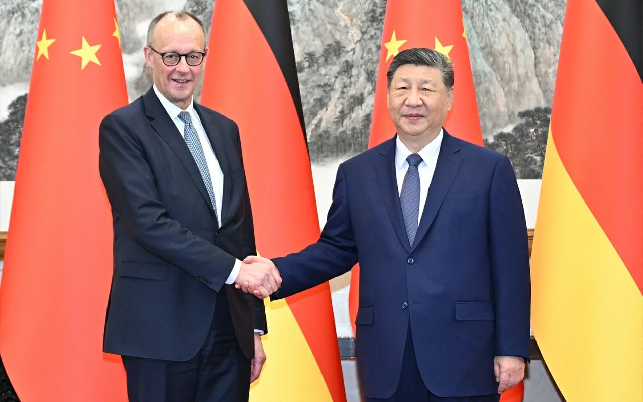 Ảnh ấn tượng: Lãnh tụ tối cao Iran thiệt mạng, chiến sự Nga-Ukraine bước sang năm thứ 5, Afghanistan-Pakistan đấu pháo dọc biên giới, khỉ con Nhật Bản Ảnh ấn tượng: Lãnh tụ tối cao Iran thiệt mạng, chiến sự Nga-Ukraine bước sang năm thứ 5, Afghanistan-Pakistan đấu pháo dọc biên giới, khỉ con Nhật Bản