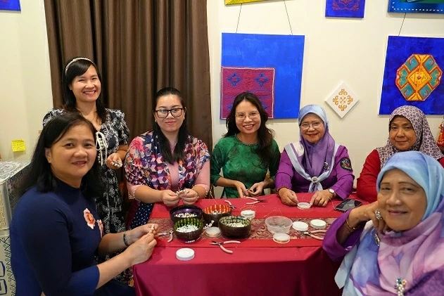 Đưa văn hóa vào hoạt động đối ngoại và kết nối đối tác tại Brunei Darussalam