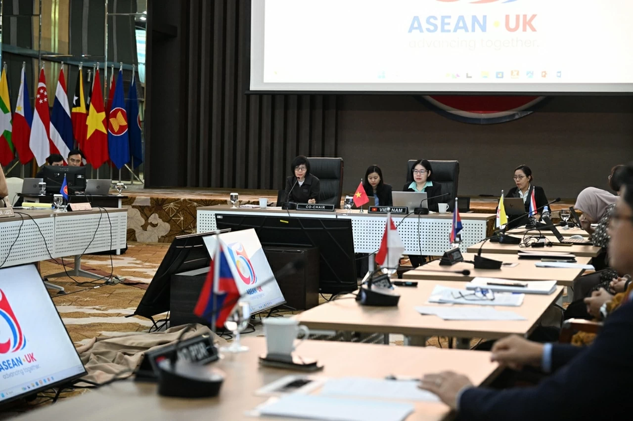 Đại sứ Tôn Thị Ngọc Hương đồng chủ trì Cuộc họp Ủy ban Hợp tác chung ASEAN-Anh lần thứ 5