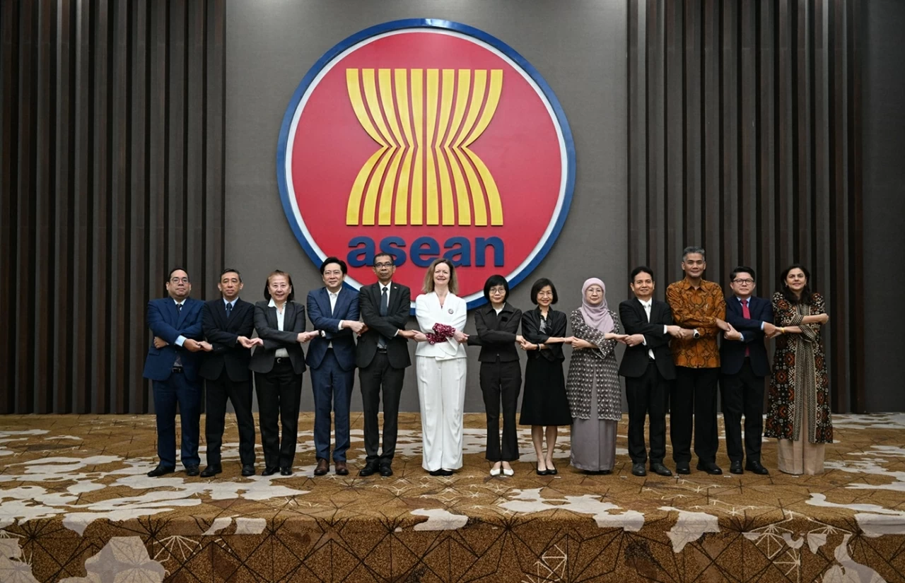 Đại sứ Tôn Thị Ngọc Hương đồng chủ trì Cuộc họp Ủy ban Hợp tác chung ASEAN-Anh lần thứ 5