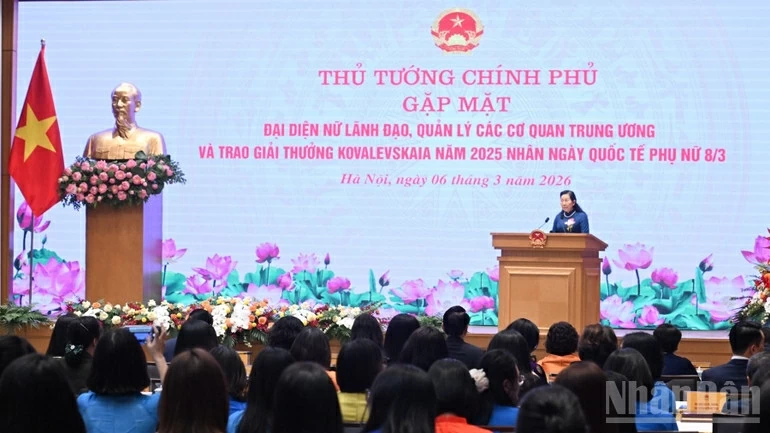 Phát huy vai trò của đội ngũ trí thức nữ trong giai đoạn phát triển mới
