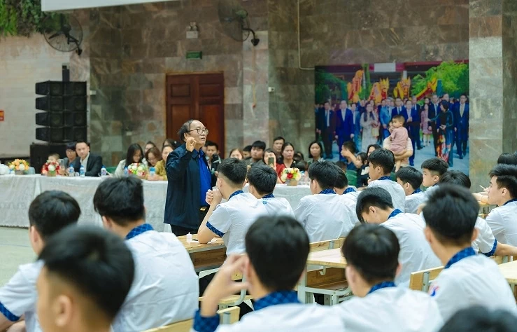 Đánh thức bản lĩnh và sự thấu cảm cho học sinh