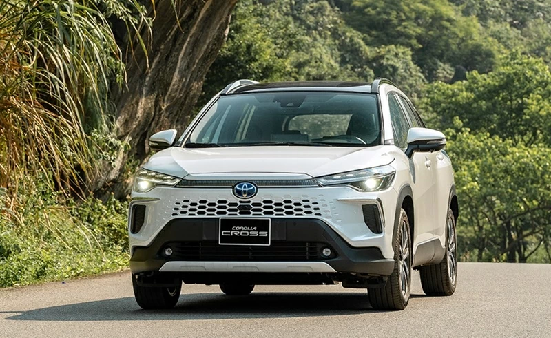 Top 5 mẫu xe hybrid bán chạy nhất tháng 2/2026: Toyota Corolla Cross vươn lên dẫn đầu.