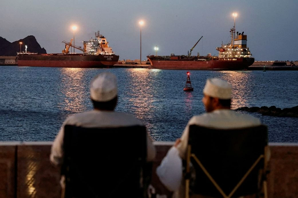Iran ra điều kiện mở cửa một phần Hormuz