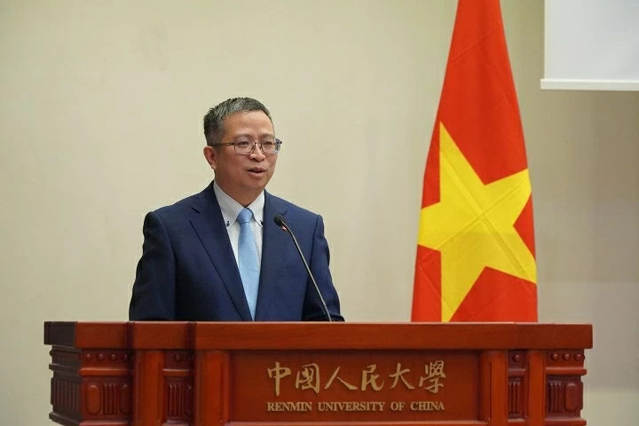 Đại sứ Phạm Thanh Bình trao đổi chuyên đề tại Đại học Nhân dân Trung Quốc Đại sứ Phạm Thanh Bình trao đổi chuyên đề tại Đại học Nhân dân Trung Quốc