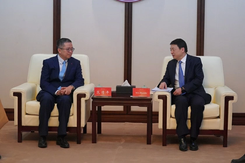 Đại sứ Phạm Thanh Bình trao đổi chuyên đề tại Đại học Nhân dân Trung Quốc