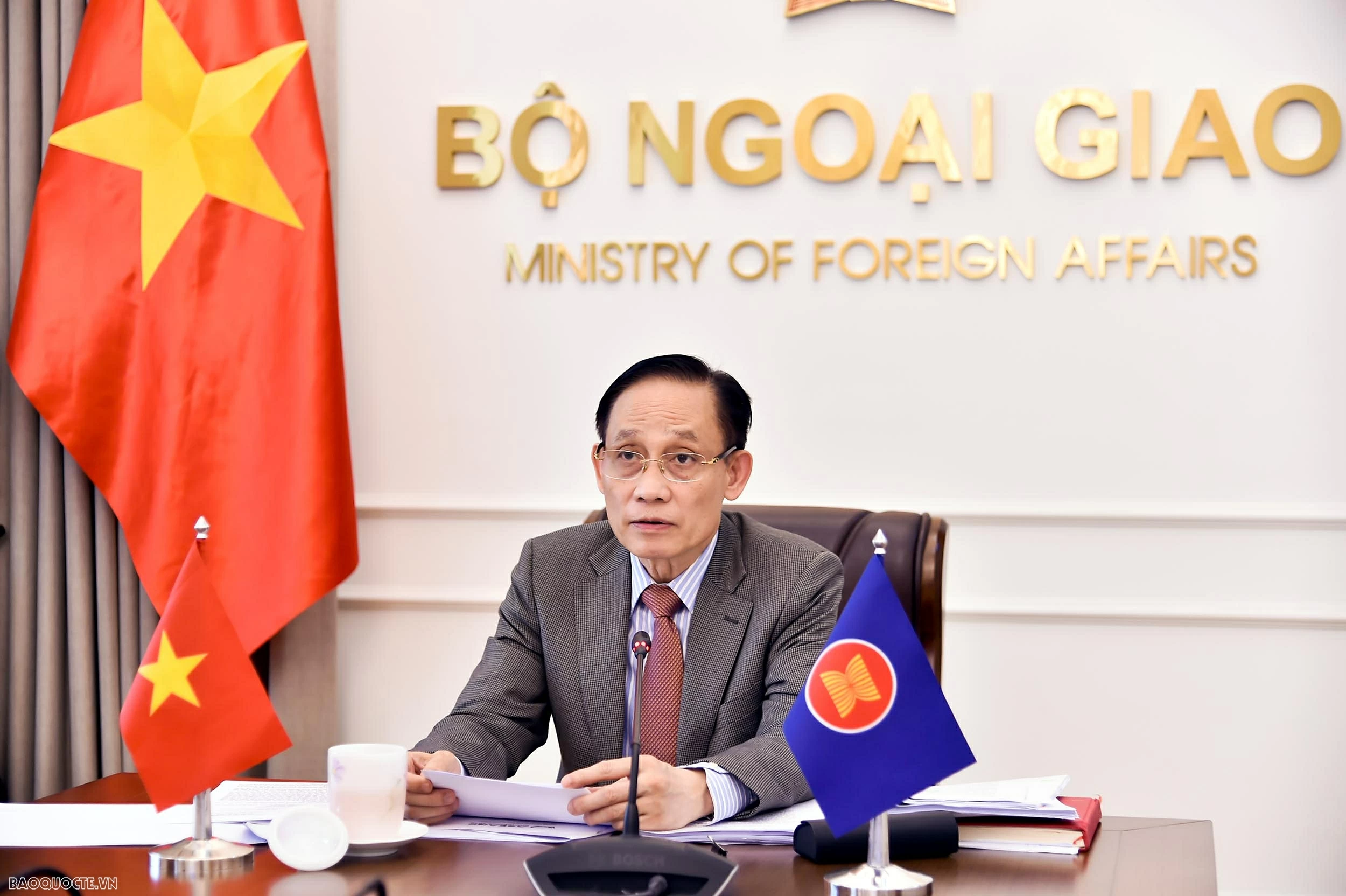 Bộ trưởng Lê Hoài Trung dự Hội nghị Bộ trưởng Ngoại giao ASEAN đặc biệt về tình hình Trung Đông