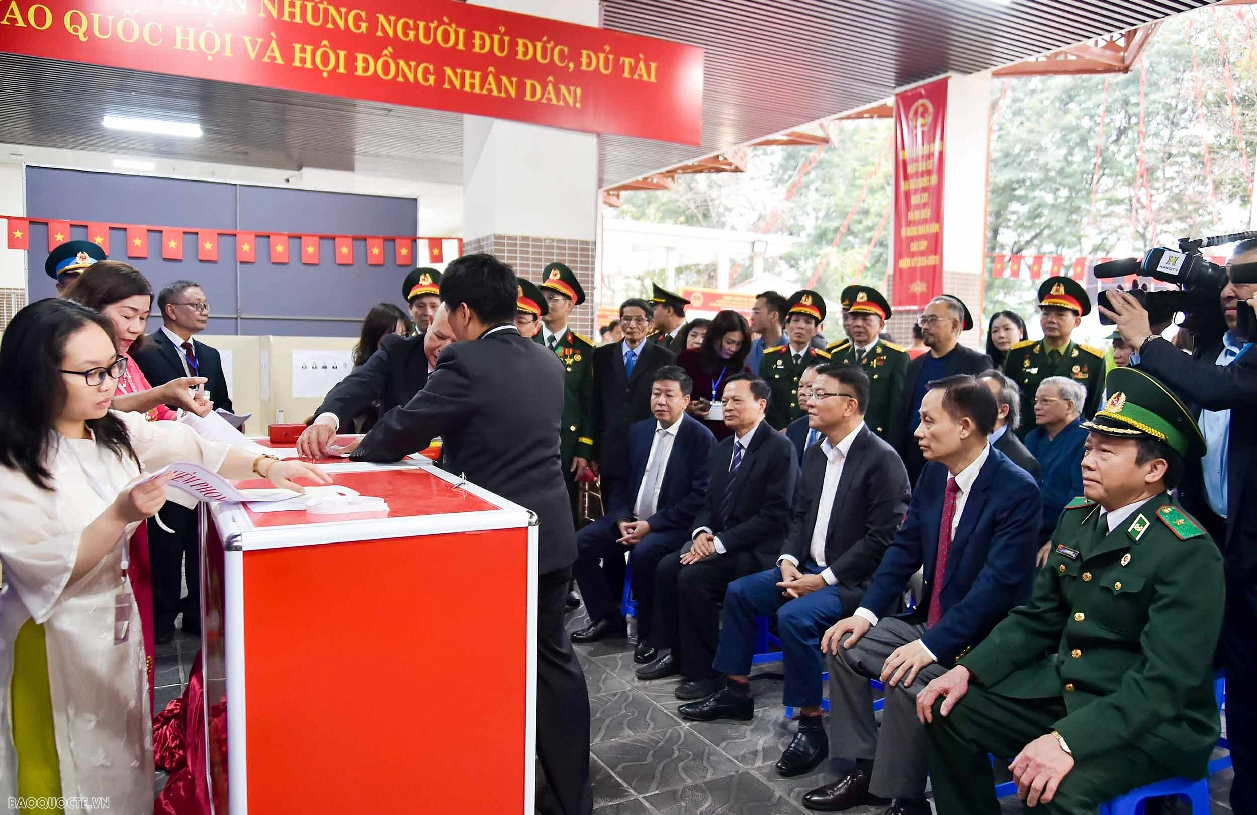 Ủy viên Bộ Chính trị, Bộ trưởng Ngoại giao Lê Hoài Trung bỏ phiếu bầu cử đại biểu Quốc hội khóa XVI và đại biểu HĐND các cấp nhiệm kỳ 2026 – 2031 Ủy viên Bộ Chính trị, Bộ trưởng Ngoại giao Lê Hoài Trung bỏ phiếu bầu cử đại biểu Quốc hội khóa XVI và đại biểu HĐND các cấp nhiệm kỳ 2026-2031