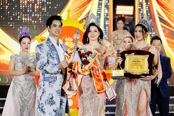 Người đẹp Nguyễn Hoàng Vân đăng quang Hoa hậu Doanh nhân Việt Nam 2026 Người đẹp Nguyễn Hoàng Vân đăng quang Hoa hậu Doanh nhân Việt Nam 2026