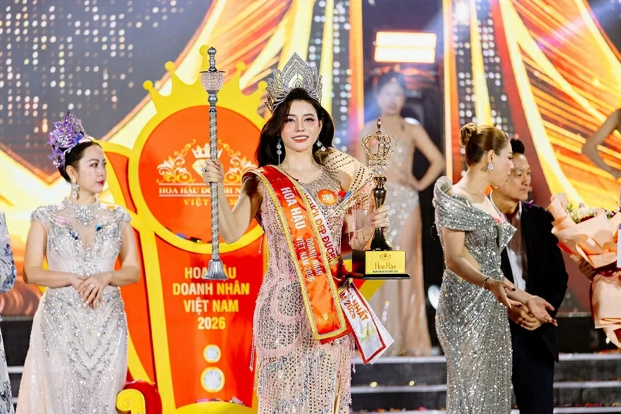 Người đẹp Nguyễn Hoàng Vân đăng quang Hoa hậu Doanh nhân Việt Nam 2026