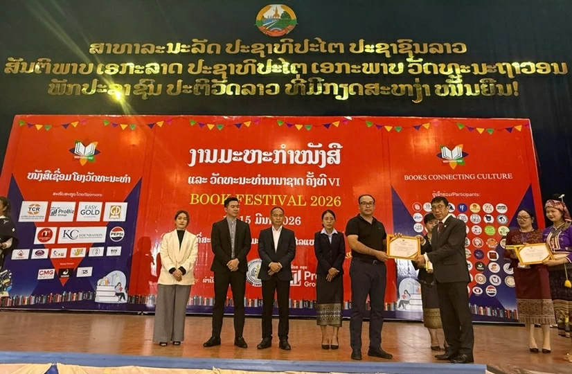 Quảng bá tri thức Việt tại Lễ hội Sách và Văn hóa Quốc tế lần thứ VI tại Lào Quảng bá tri thức Việt tại Lễ hội Sách và Văn hóa Quốc tế lần thứ VI tại Lào