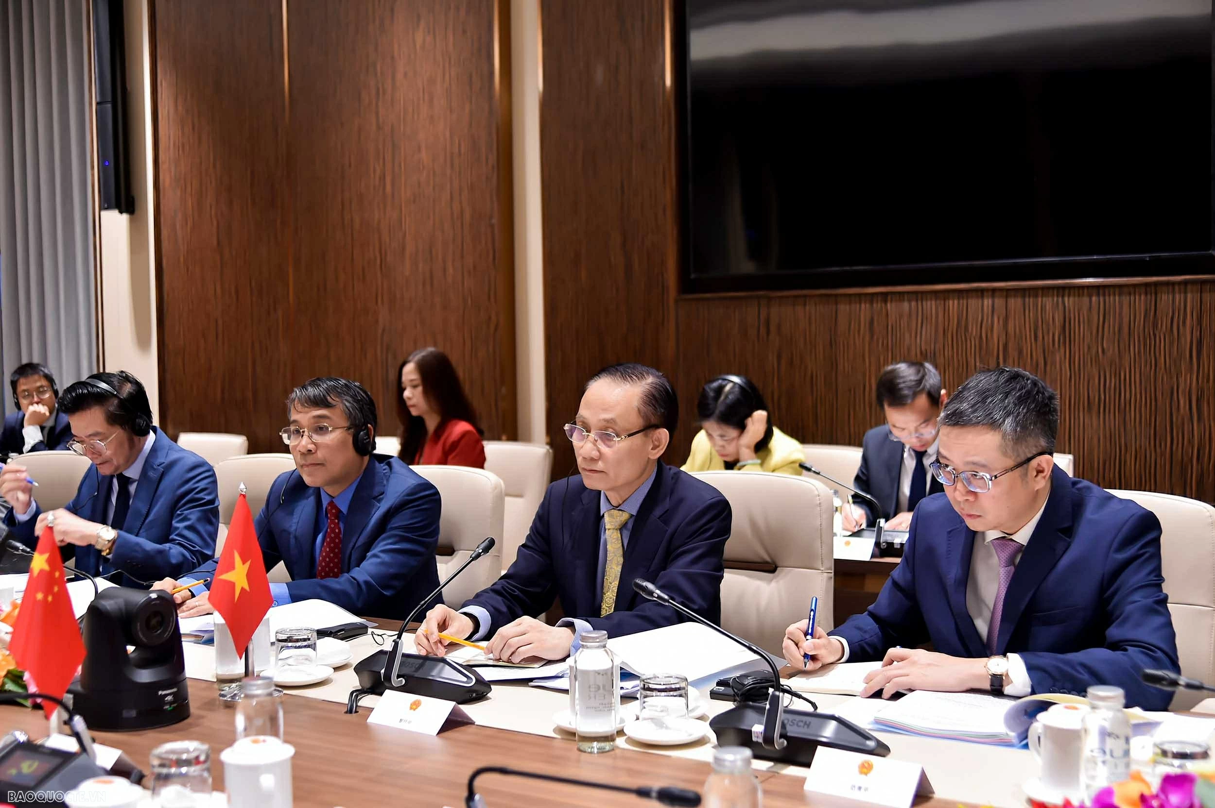 Bộ trưởng Ngoại giao Việt Nam-Trung Quốc tiến hành trao đổi chiến lược Ủy viên Bộ Chính trị, Bộ trưởng Ngoại giao Lê Hoài Trung trao đổi chiến lược với Ủy viên Bộ Chính trị, Bộ trưởng Ngoại giao Trung Quốc Vương Nghị