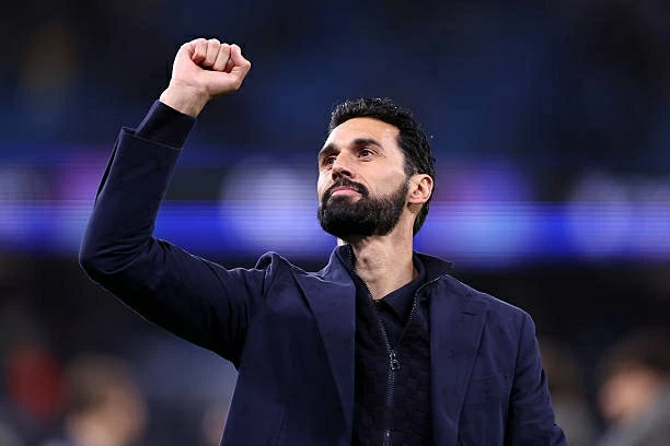 HLV Alvaro Arbeloa lập kỳ tích ở Champions League